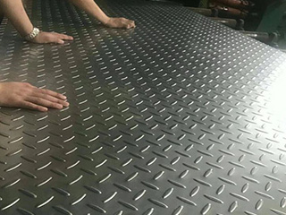 Checkered Stainless Steel Plate